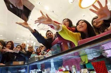 美女洞洞视频中国人依然爱赴日旅游 消费已由爆买转向网购